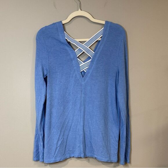 Lilly Pulitzer luxletic Areli pullover in heathered Bennett blue stretchy bands - Picture 6 of 6